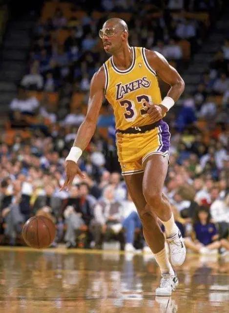 贾巴尔最新爆料,揭秘篮球传奇背后的故事 第2张 贾巴尔最新爆料,揭秘篮球传奇背后的故事 第2张